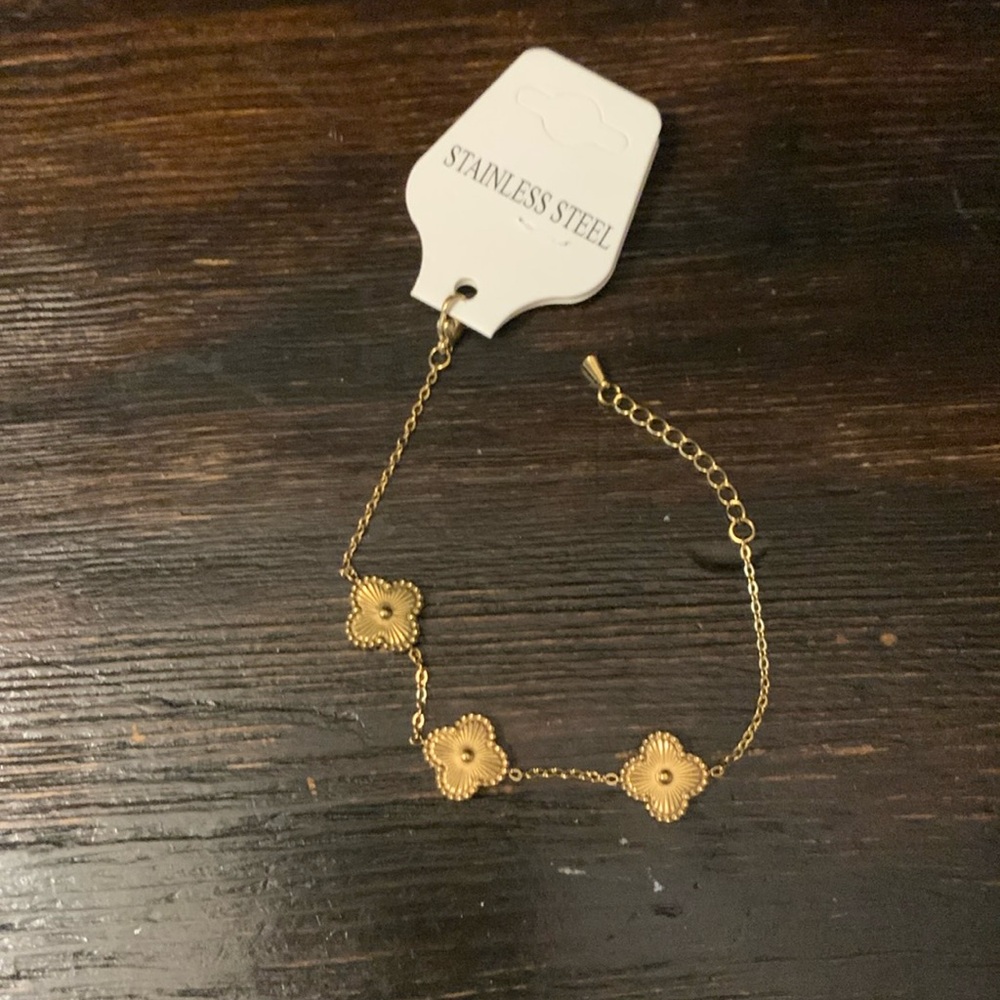 Clover bracelet